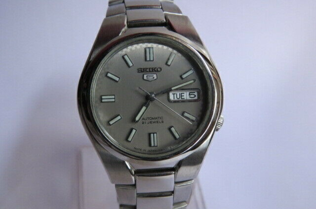 Branded vintage watches online, Used Branded watches online from Jordan ...