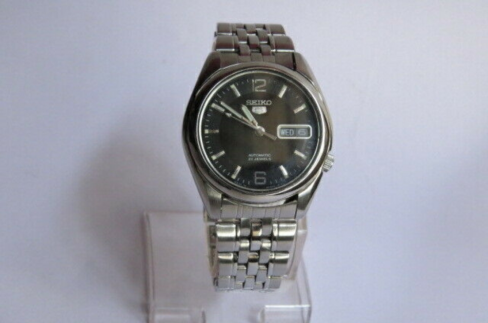 Branded Vintage Watches Online, Used Branded Watches Online From Jordan 