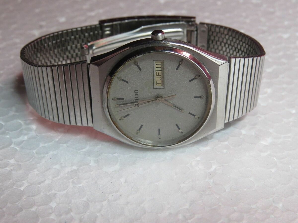 Vintage quartz clearance watches