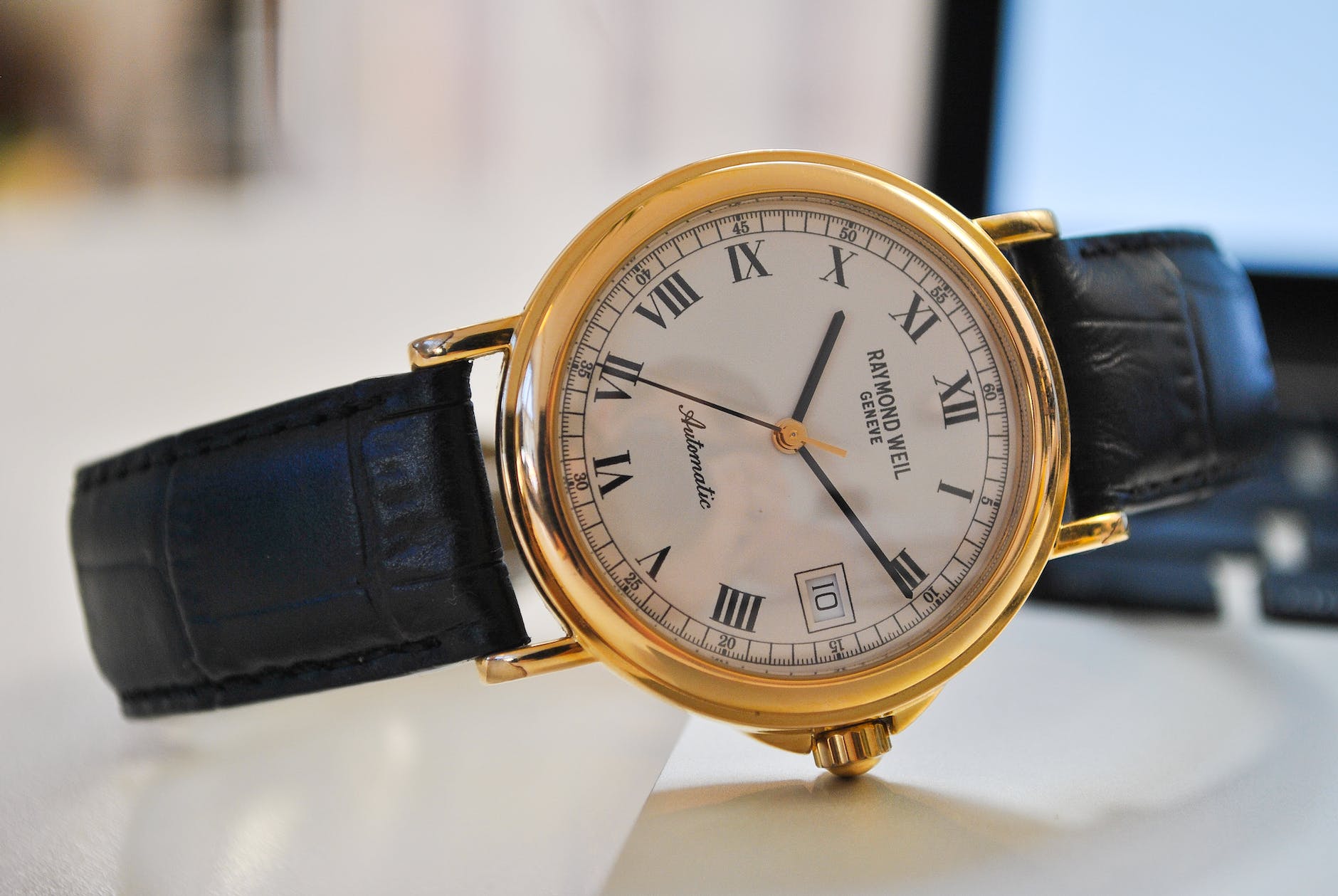 Buy Vintage Watch, Unisex Watch, Wristwatches, Slim Watch, Retro Watches,  Old Watches, Minimalist Watch, Mens Watch Online in India - Etsy