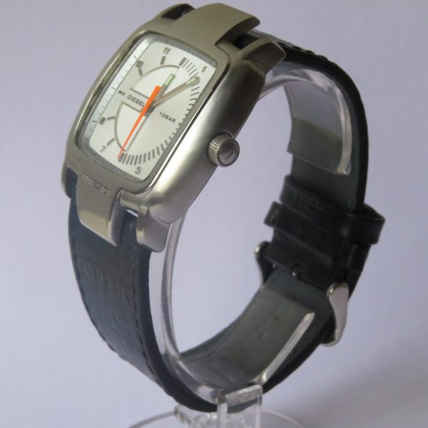 Men Diesel Dz-2063 Watch Classic Vintage Style /unused 100% Genuine Leather  Handmade Very Good Condition/ 5 BAR STAINLESS STELL - Etsy | Diesel watch,  Vintage watches, Leather handmade