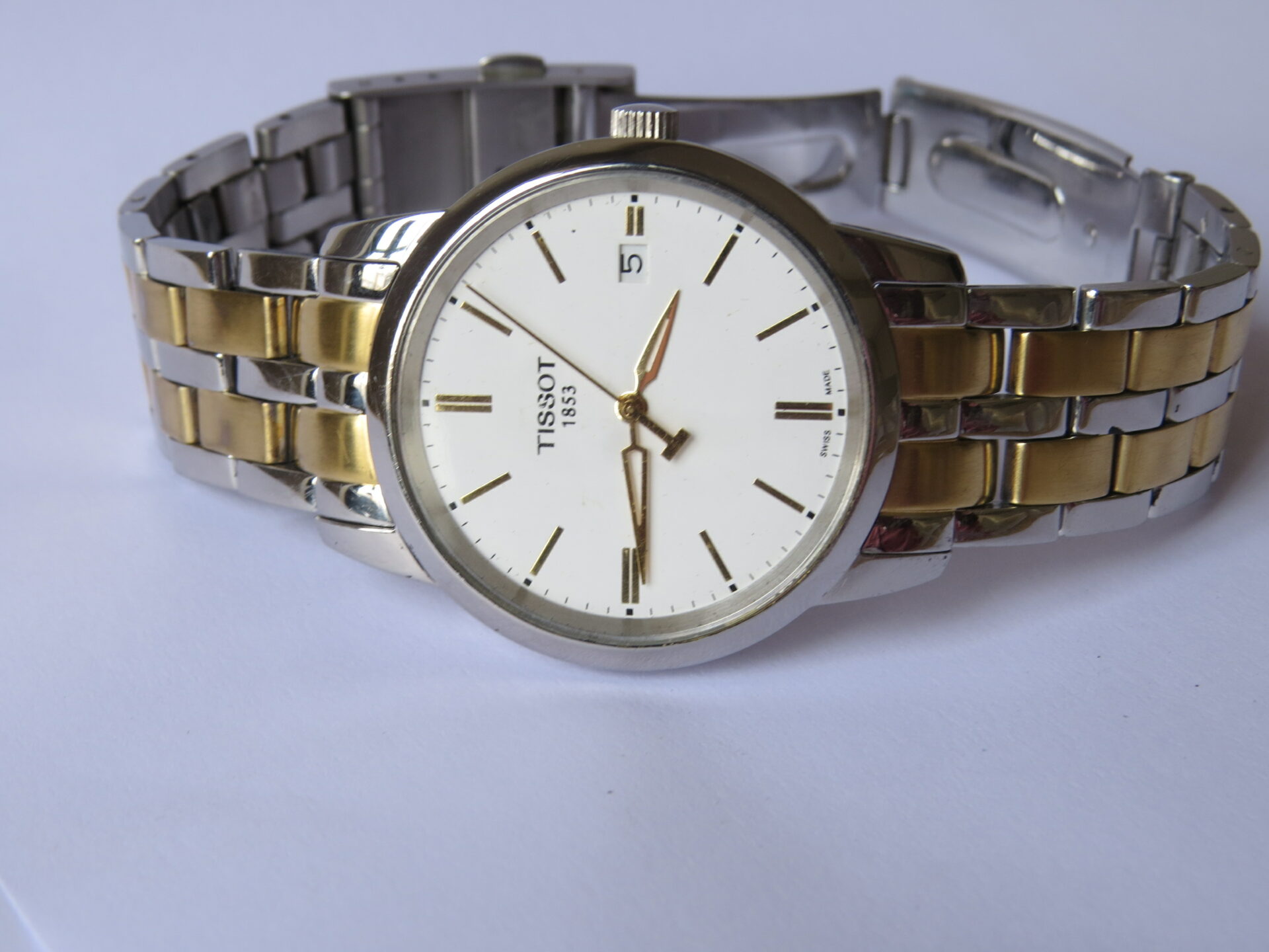 pre owned Tissot T Classic quartz watch for sale india pre owned Tissot T Classic quartz watch for sale india