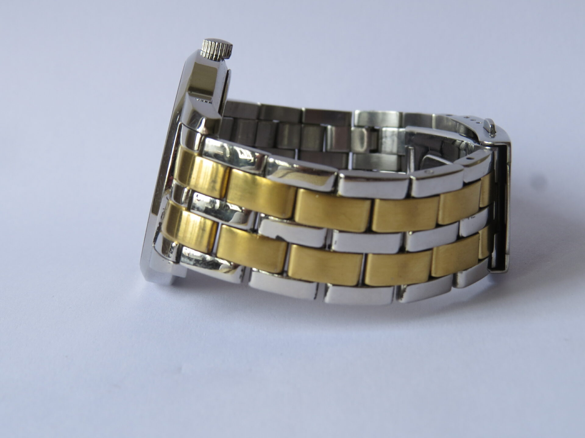 IMG_4064 Pre Owned Swiss TISSOT T Classic Quartz watch for Men I Dual Tone Bracelet I 38 mm Case Dia I Neat Condition I : Model No. T 033410 B : B10003 - Image 5