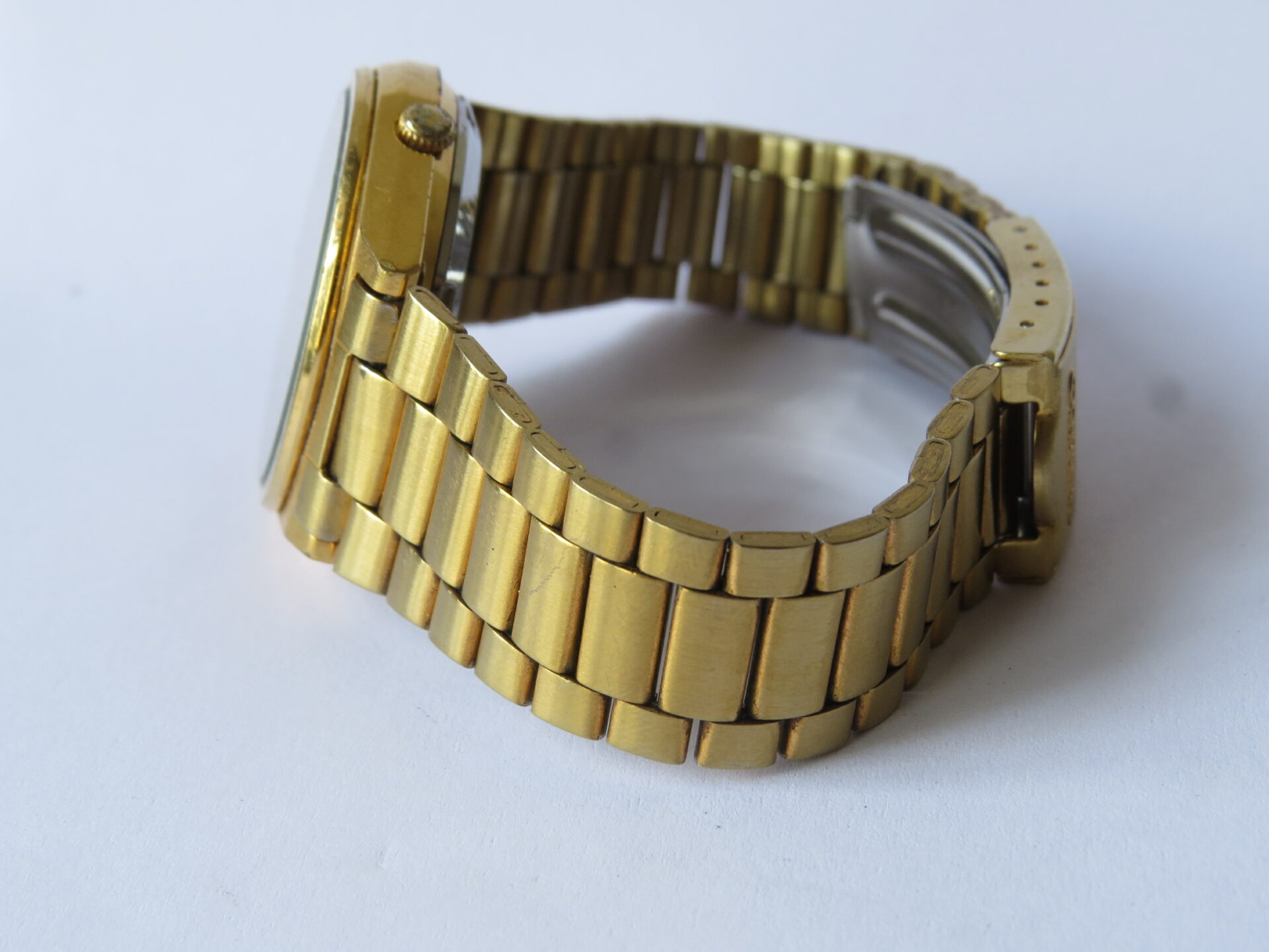 IMG_4154 Pre Owned Light Use Made in Japan SEIKO 5 Automatic Solid case back Unisex Watch : 21 Jewels I Neat Condition I 35 MM Case Dia : White Dial : No. 7019 - 8180 | B1011 - Image 9