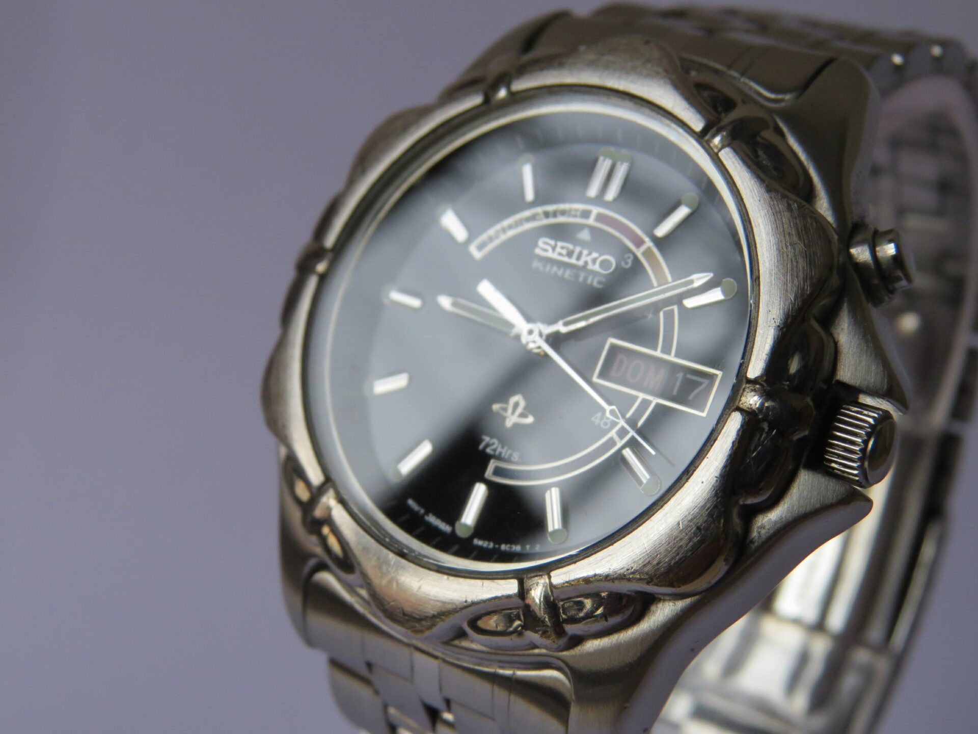 IMG_4169 Pre Owned Made in Japan SEIKO Kinetic Quartz Men's Watch : 21 Jewels I Black Dial I Neat Condition I 39 MM Case Dia : Black Dial : No. 5M23 - 6873 | B1013 - Image 4