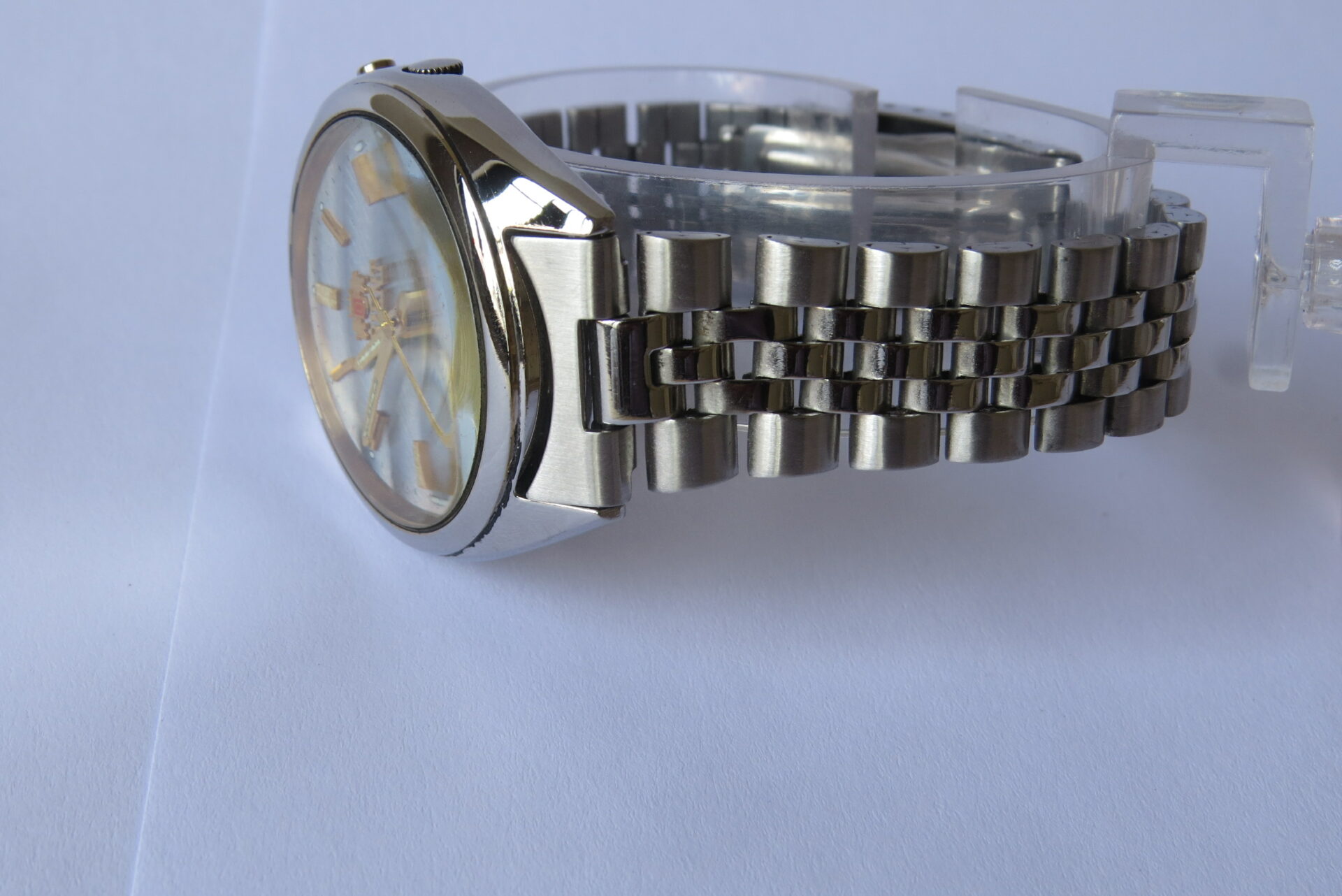 IMG_5047 Pre Owned Made in Japan ORIENT 3 Star Crystal Automatic Men's watch I Neat Condition I 37 mm Grey Dial - Model No. KY EM04 B0B CA : B1201 - Image 4