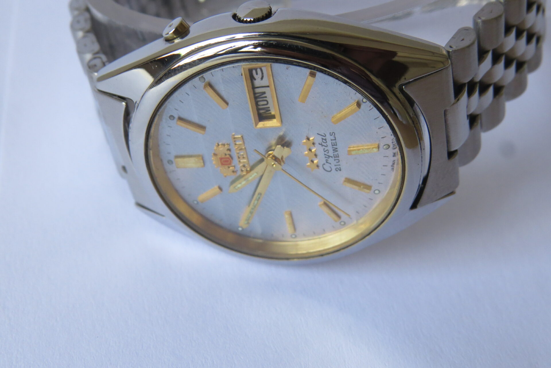 IMG_5048 Pre Owned Made in Japan ORIENT 3 Star Crystal Automatic Men's watch I Neat Condition I 37 mm Grey Dial - Model No. KY EM04 B0B CA : B1201 - Image 5