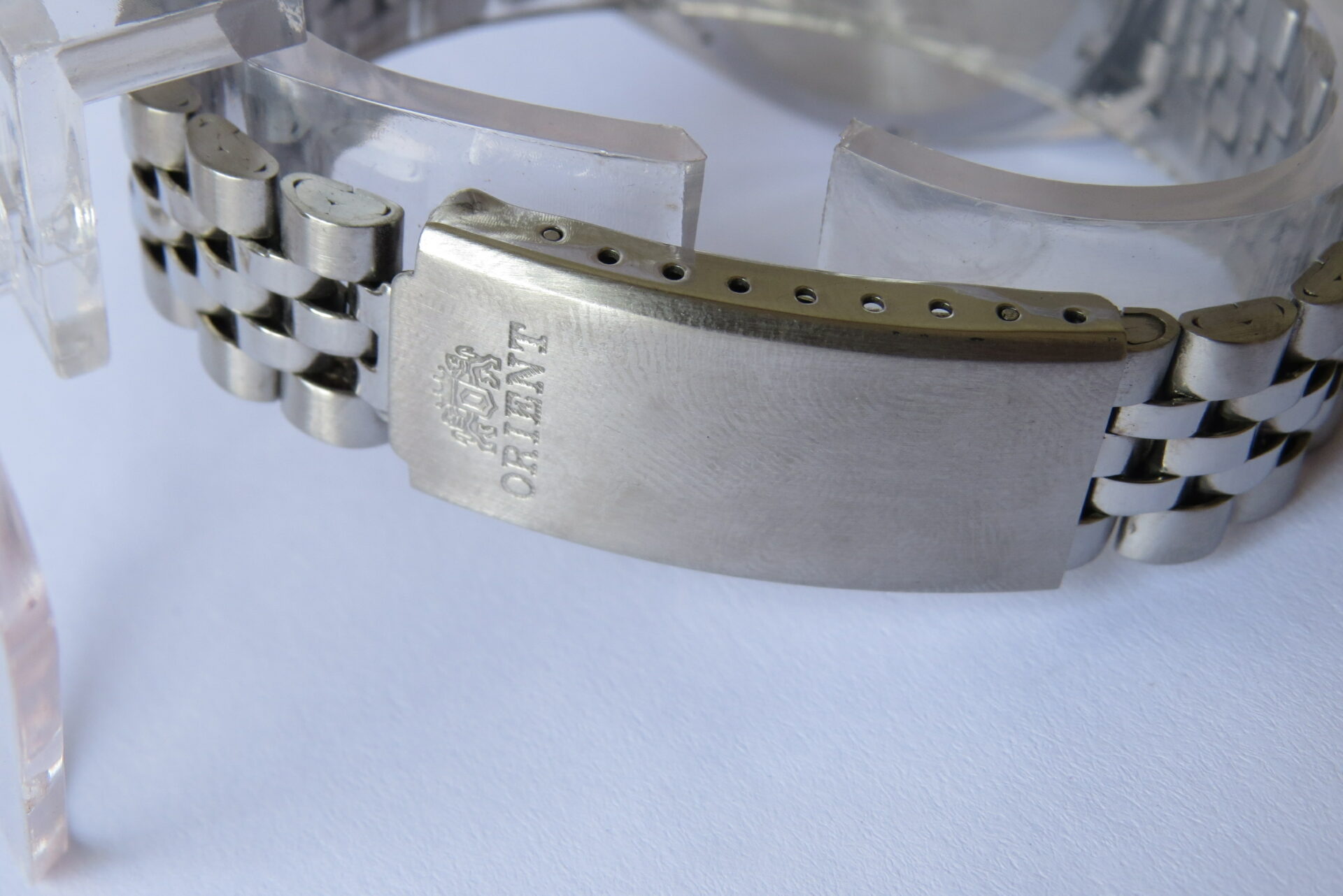 IMG_5050 Pre Owned Made in Japan ORIENT 3 Star Crystal Automatic Men's watch I Neat Condition I 37 mm Grey Dial - Model No. KY EM04 B0B CA : B1201 - Image 7