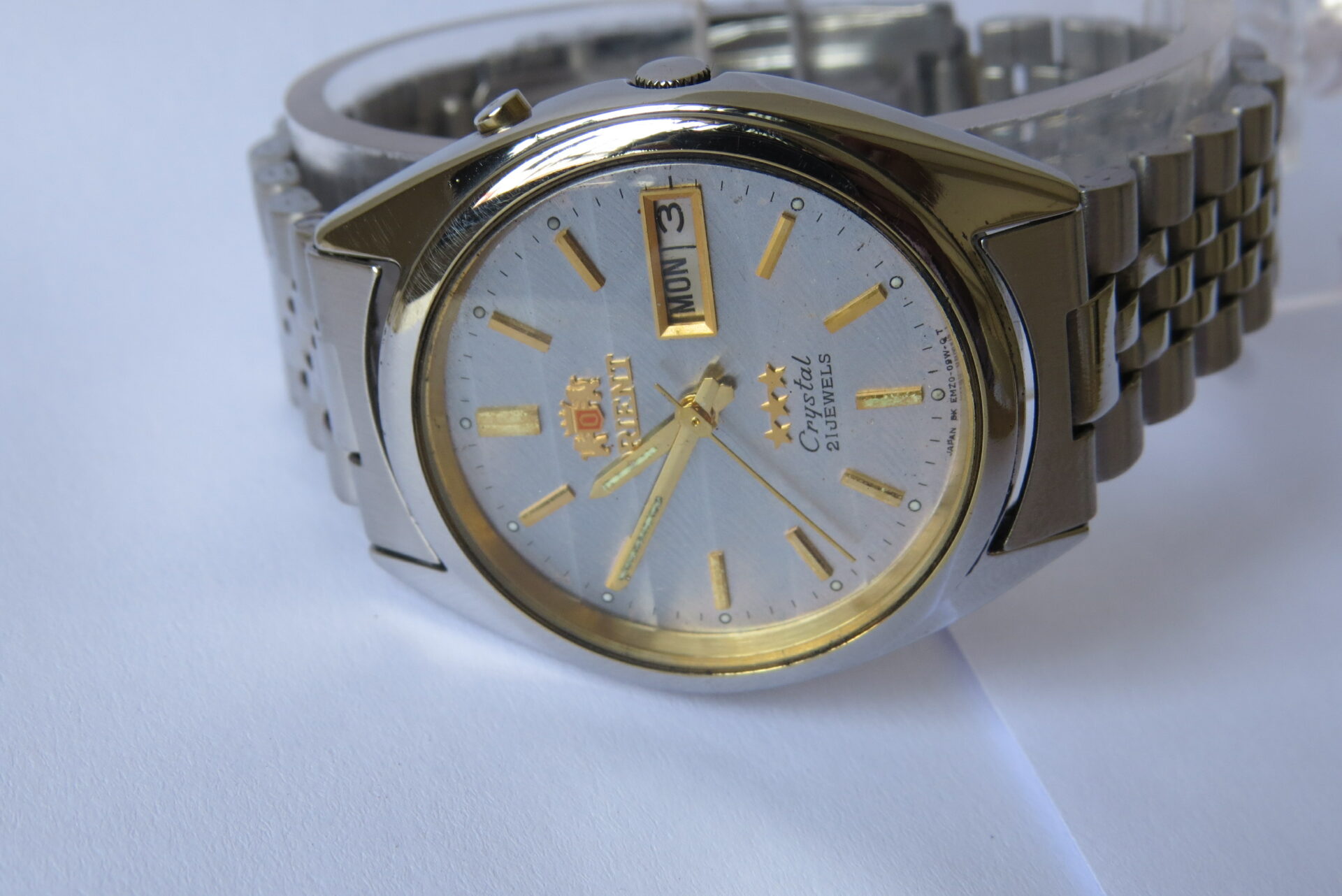 IMG_5052 Pre Owned Made in Japan ORIENT 3 Star Crystal Automatic Men's watch I Neat Condition I 37 mm Grey Dial - Model No. KY EM04 B0B CA : B1201 - Image 3