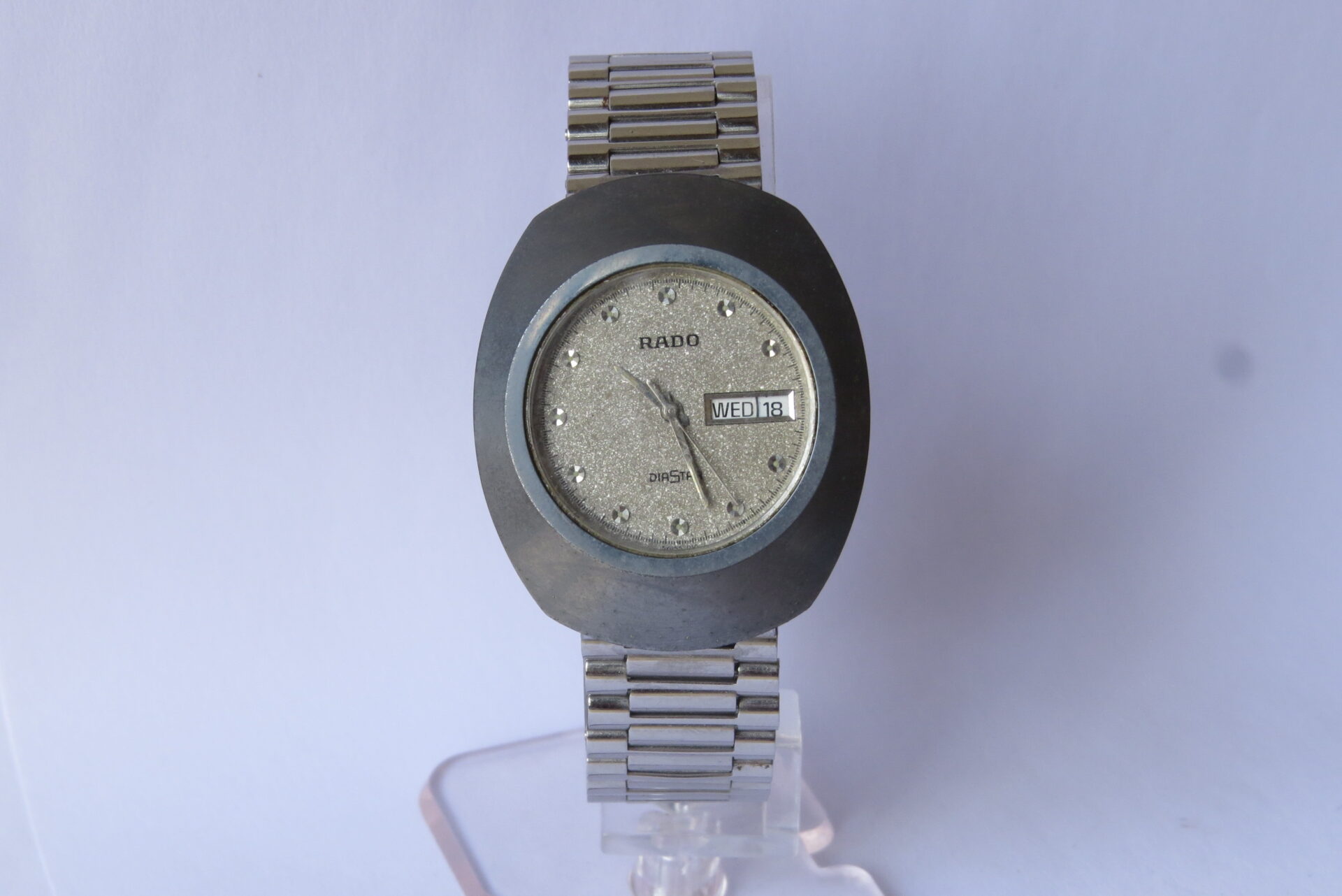 Vintage Swiss Made RADO Diaster Quartz Men’s Silver Color Watch : Grey Color Dial : Model No. 114.0391.3 : B1227