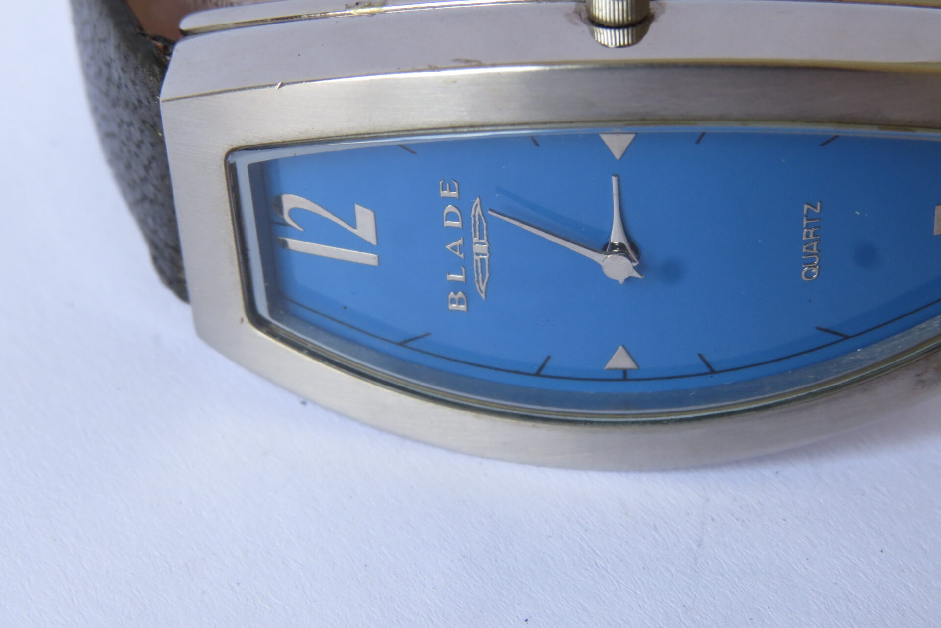 IMG_6237 New Swiss Precition BLADE Quartz wrist watch for Women I Beautiful Model I 35 x 50 mm Case Dia I Oval Shape Blue Dial I Model No. 2054LSS- B1606 - Image 7