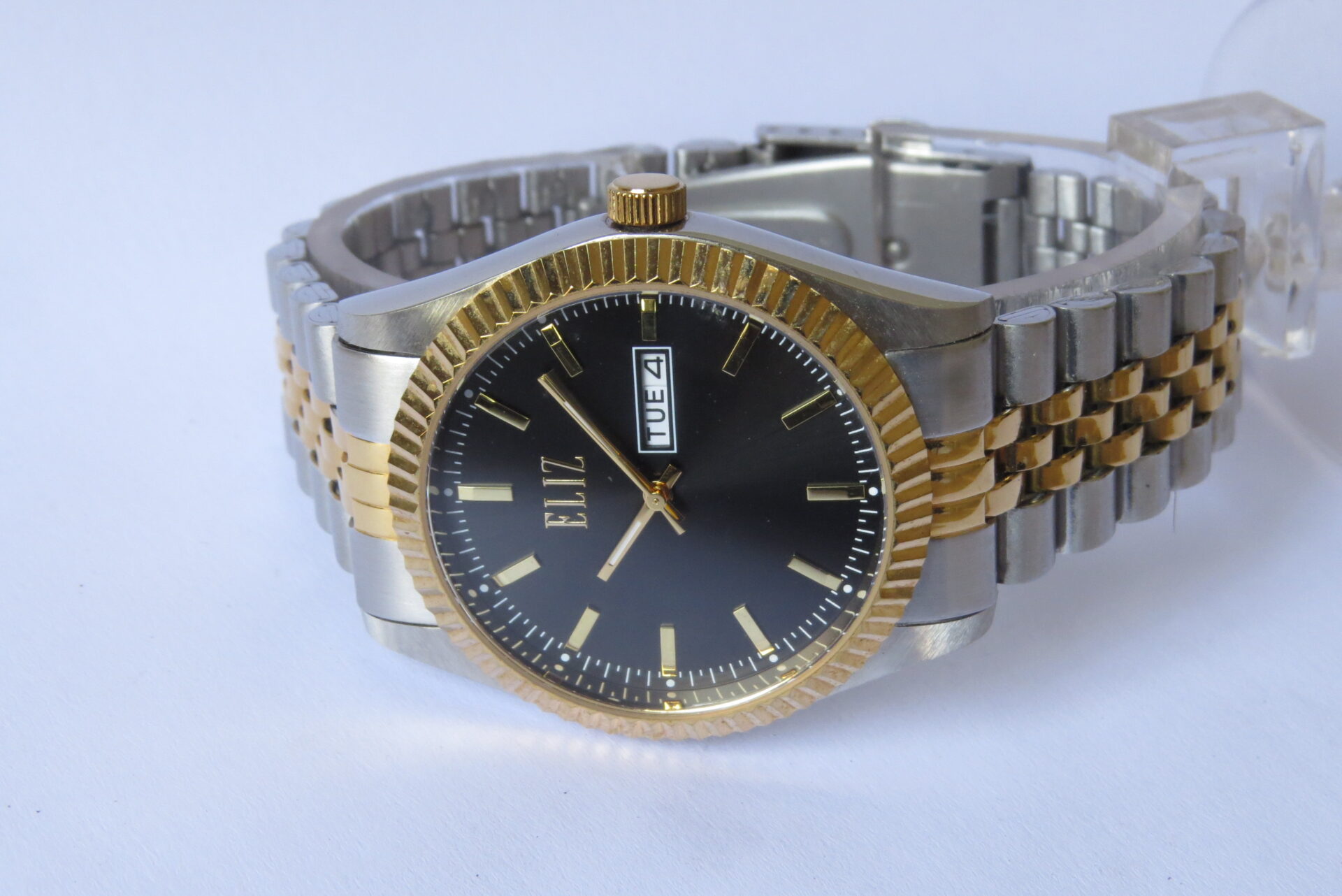 IMG_6256 Pre Owned Swiss Precition ELIZ Quartz Wrist Watch for Men I 40 mm Case Dia I Dual Tone Bracelet I Black Color Classic Dial : Model No. ES10-8863G - B1608 - Image 6