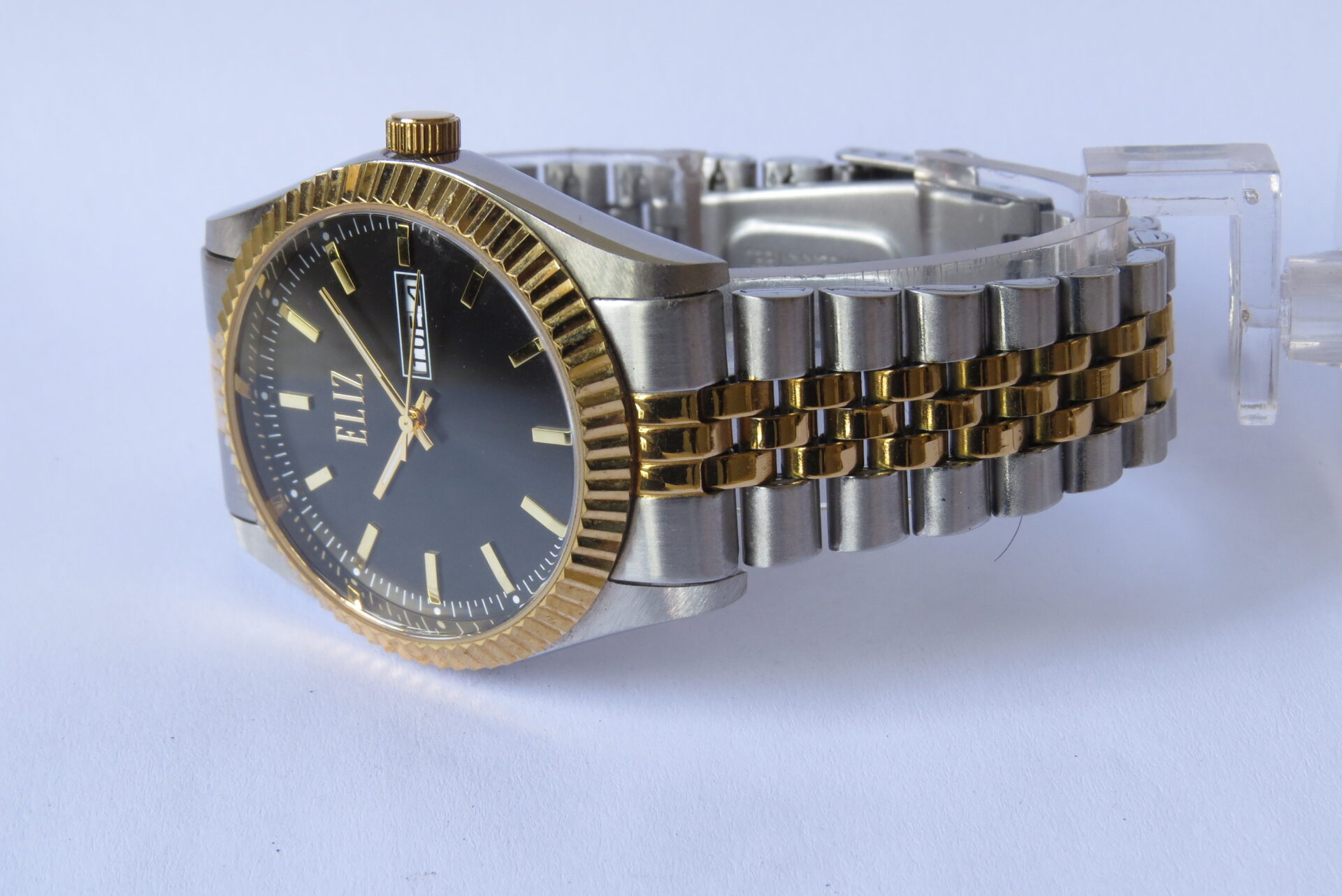 IMG_6258 Pre Owned Swiss Precition ELIZ Quartz Wrist Watch for Men I 40 mm Case Dia I Dual Tone Bracelet I Black Color Classic Dial : Model No. ES10-8863G - B1608 - Image 8