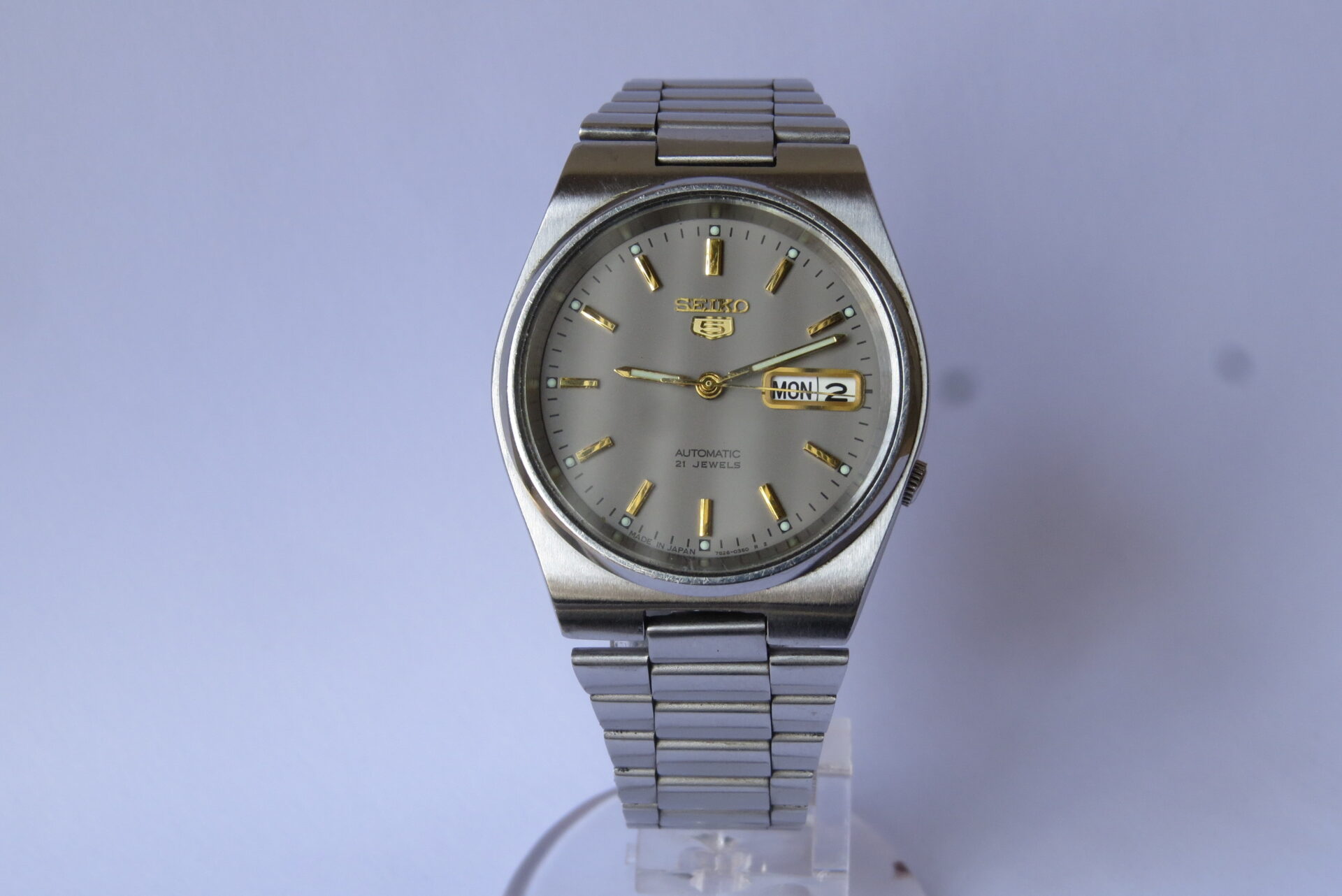 Pre owned used japan seiko 5 automatic watch for sale , model numbe 7s26 0520 , in india, mumbai, delhi, chennai, kolkatta Pre owned used japan seiko 5 automatic watch for sale , model numbe 7s26 0520 , in india, mumbai, delhi, chennai, kolkatta
