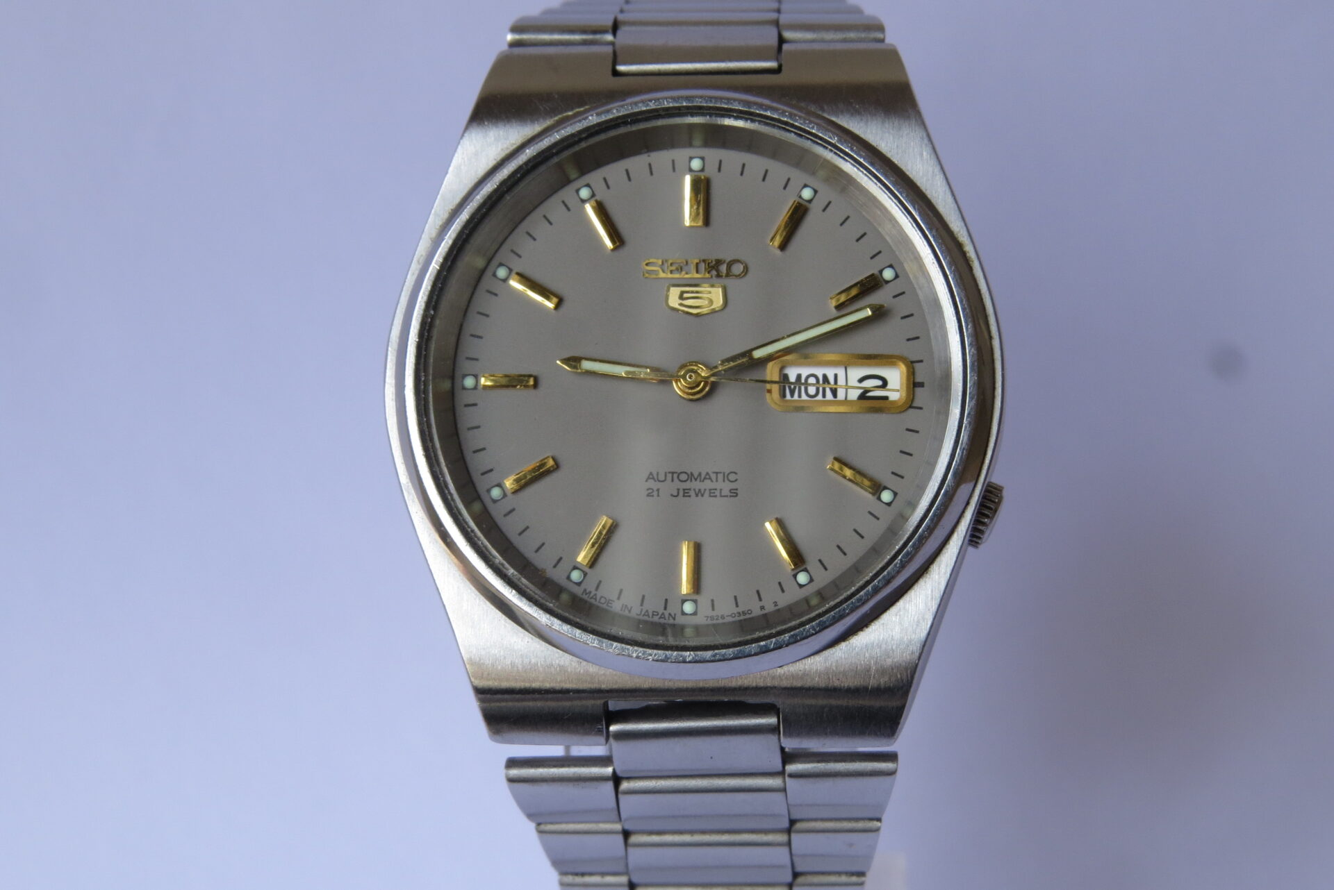 IMG_6264 Pre Owned Light use Made in Japan SEIKO 5 Automatic Exhibition case back Men's Watch I Neat Condition I 38 MM Case Dia : Grey Dial I 21 Jewels Model No. 7S26 - 0520 | B1609 - Image 3
